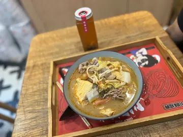 肥牛,  腐竹,  云吞,  芝士肠,  娃娃菜,  玉子豆腐-乌冬