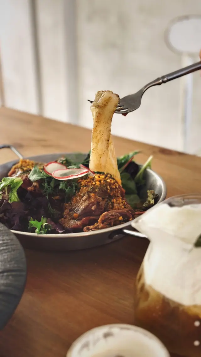 慢煮牛面頰.港式沙嗲汁煎腸粉