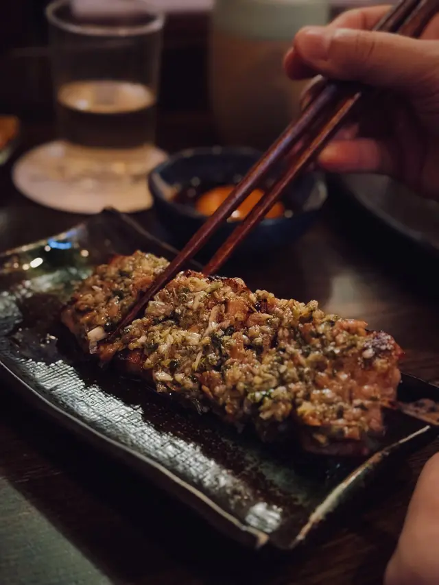 半肥瘦豚肉非常juicy 帶點焦香
用味道清新既紫蘇葉解膩🌿