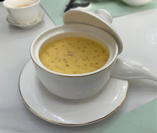 芒果很足料，夏天吃到酸甜清爽順滑的楊枝甘露，十分消暑。