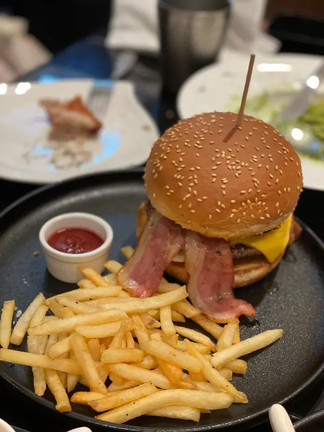 美國安格斯牛肉煙肉蛋漢堡包