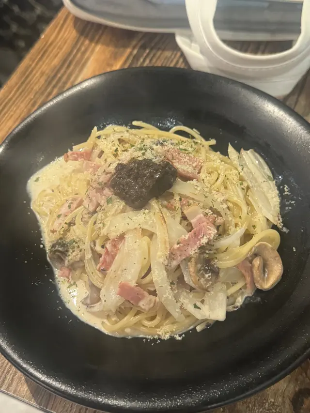 招牌黑松露卡邦尼意粉