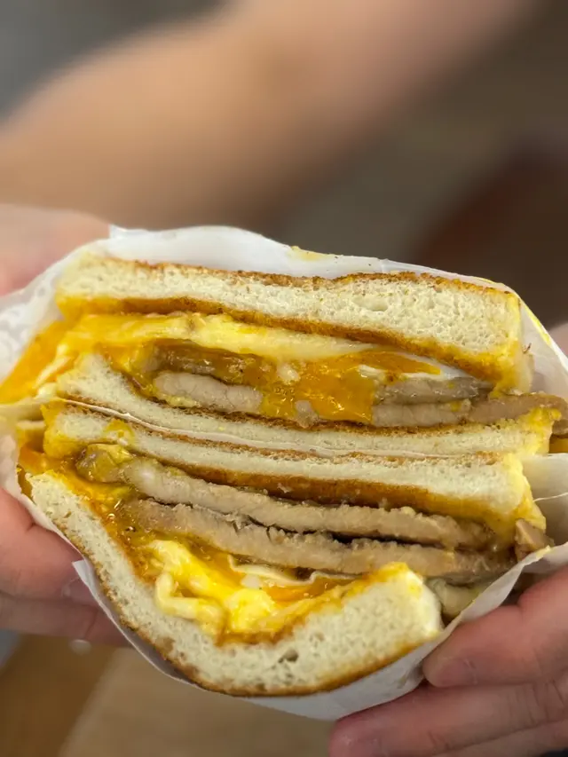 台式肉蛋芝士吐司