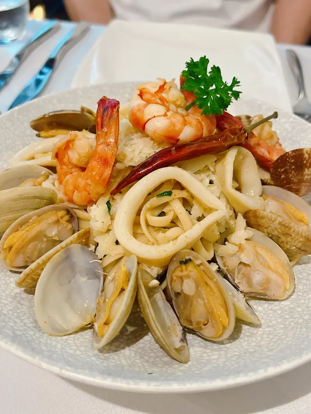 葡式白酒風味什錦海鮮扁麵