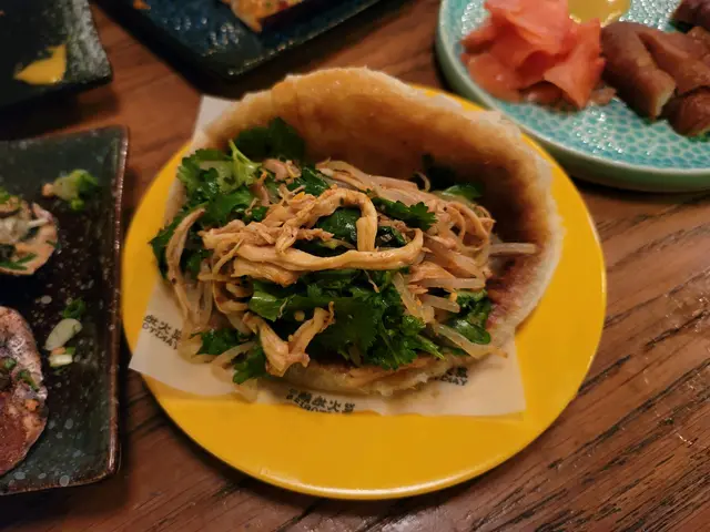 芫茜雞絲手抓餅