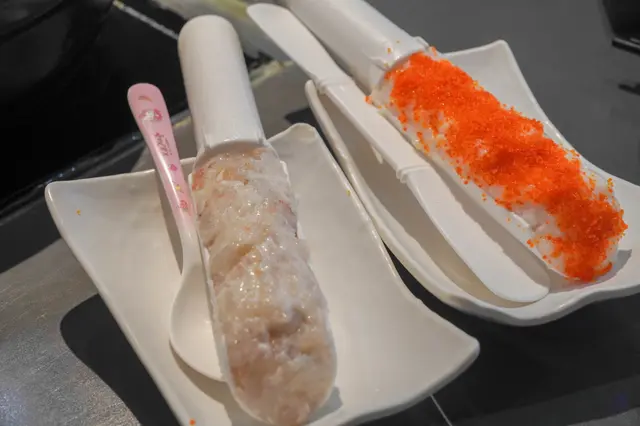 極品手打蝦滑 & 蟹籽墨魚滑