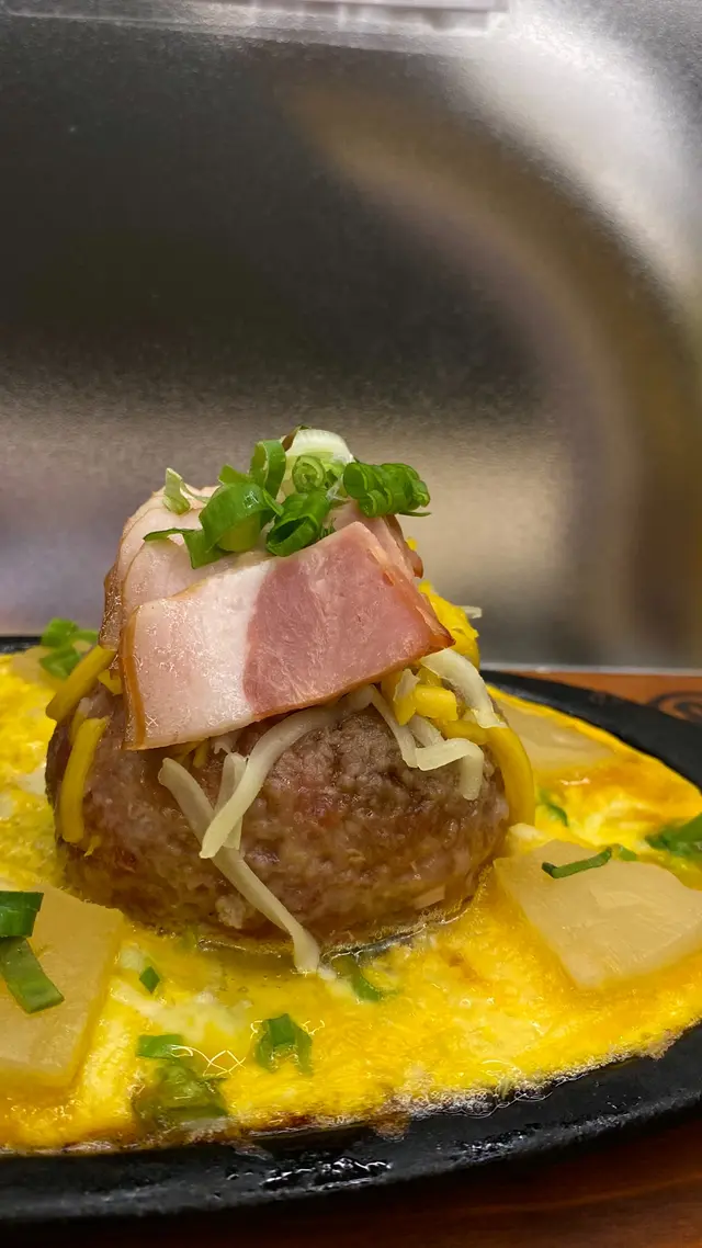 哩個配搭啱曬平時中意食較重口味的人,菠蘿加煙肉燒一燒~ wowwwww 唔係講笑,鹹香鹹香,惹味十足。