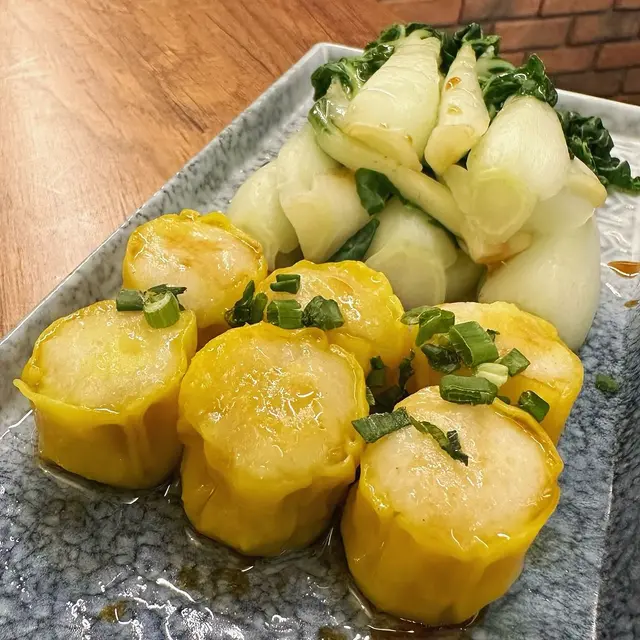 粒粒肥美,蘸埋自製嘅蝦油蔥花,係地道港式風味 😋