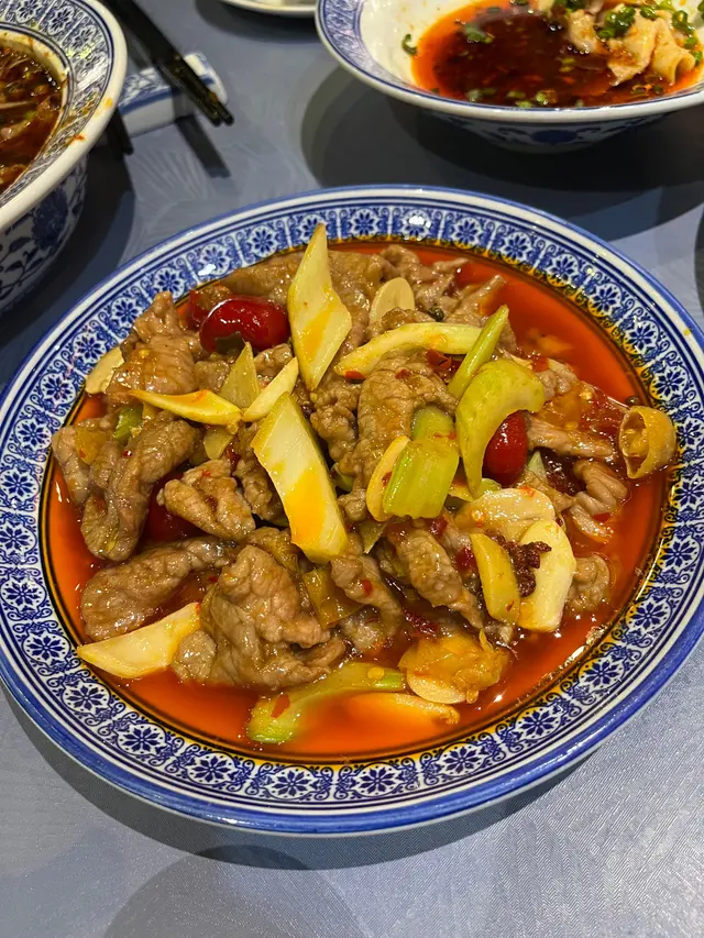 唔記得呢個叫咩名但食評好多人話好食我哋就跟住嗌，呢個係3個main入面最差嘅，食左兩啖就冇辦法食落去，最後剩低好大碟