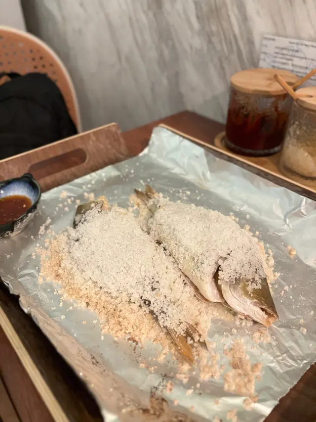 香茅鹽焗烏頭魚