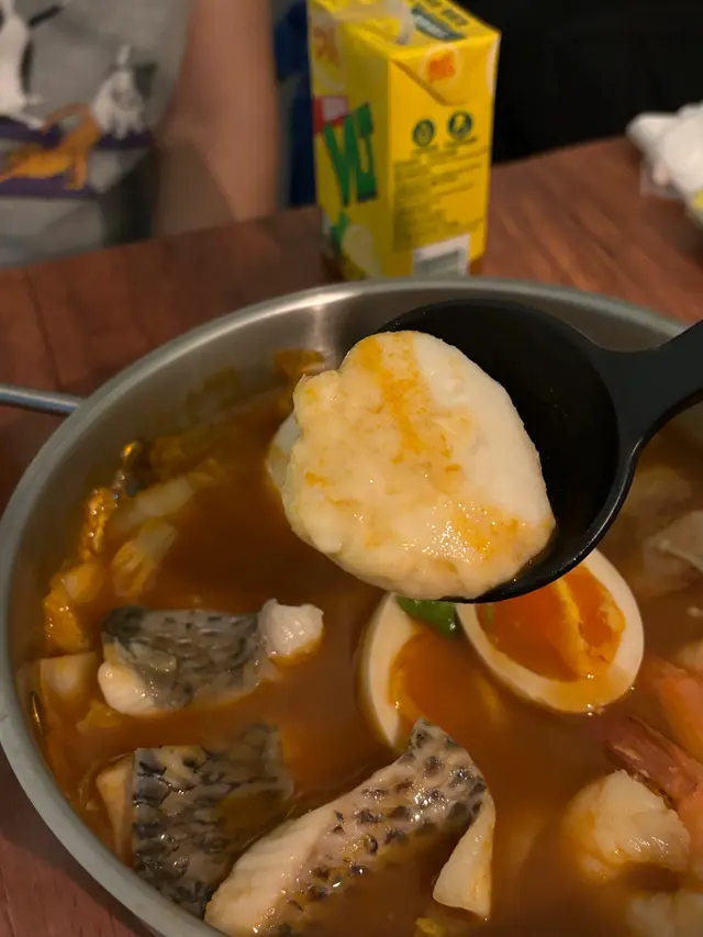 鮮龍蝦湯泡菜鍋😆
