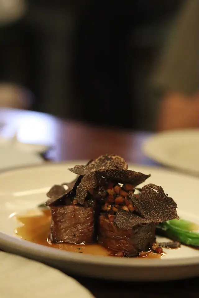 備長炭燒A3和牛,油脂感超重! 配新鮮刨製winter truffle 和臘腸,煙燻味夠突出,夠特別~