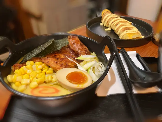慢烤雞脾肉咖哩湯烏龍麵