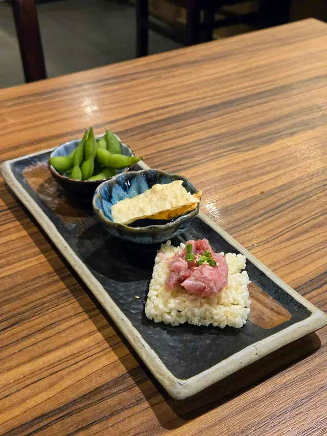 燒鱈魚片、吞拿魚蓉米通、枝豆