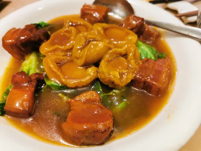 鮑魚紅燒肉