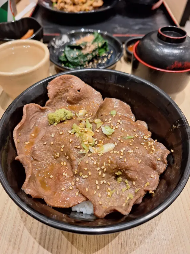 牛舌丼
