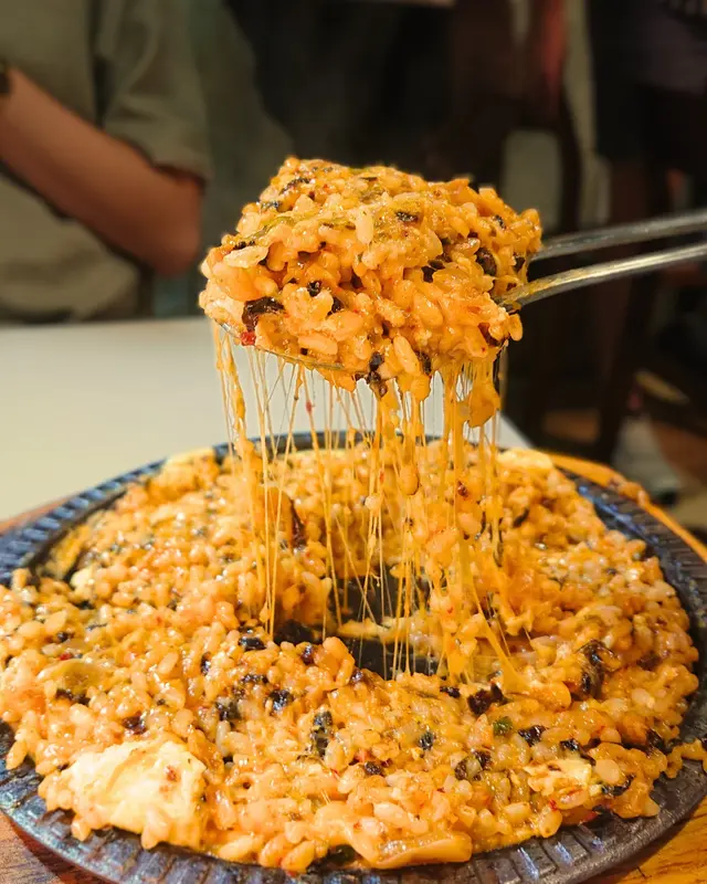 泡菜蛋漿熔岩炒飯