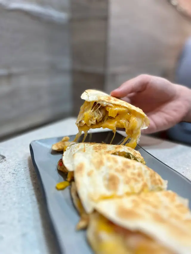 芝士雞肉墨西哥薄餅