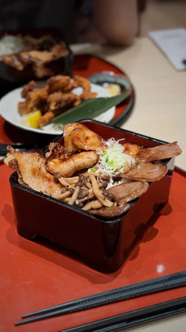 宮崎和牛・ABURI-EN豚肉雙併飯