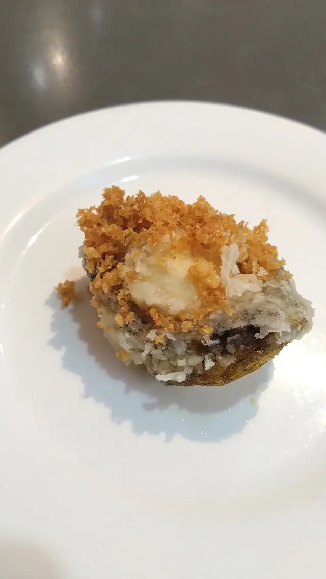 簡單以椒鹽調味，鮑魚保留其嚼勁口感及鮮美！