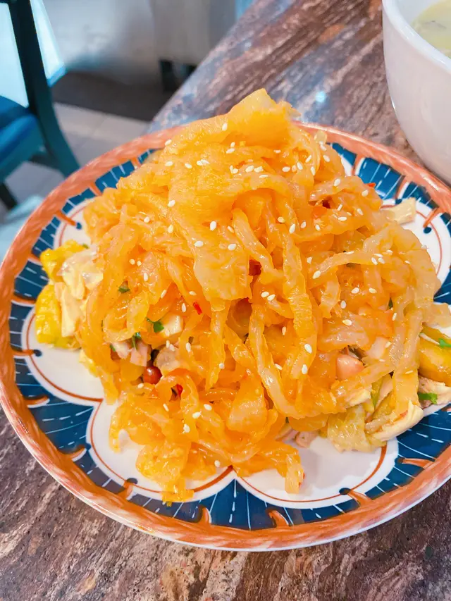 鹽香海蜇手撕雞（半隻）