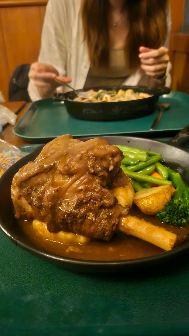 食材醬汁都很美味，主題樂園價錢有這樣質素這個價錢差不多了！ #迪士尼樂園 #迪士尼餐廳 #迪士尼 