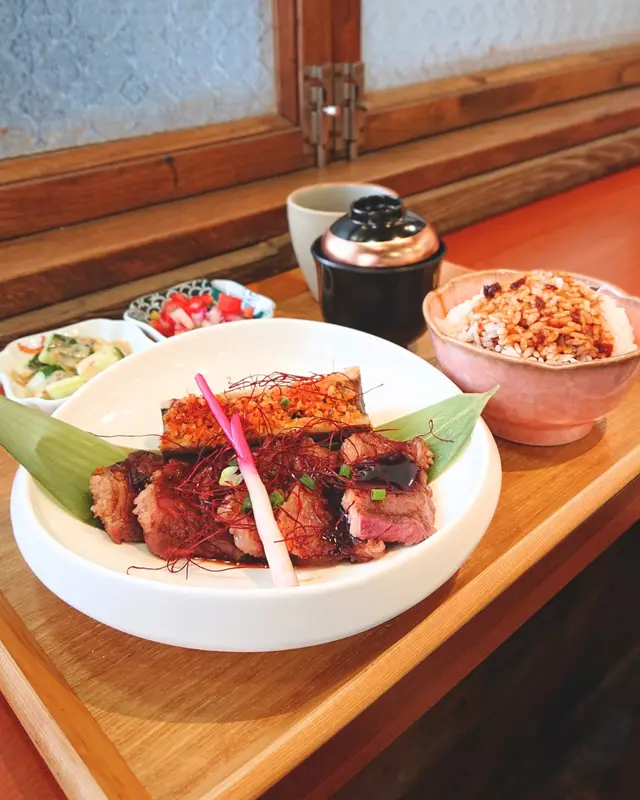 慢煮和牛牛小排烤牛骨髓