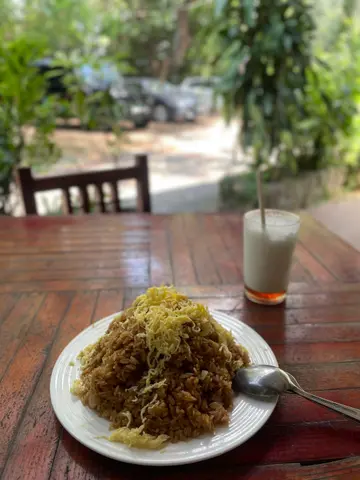 印尼抄饭  +  椰汁冰