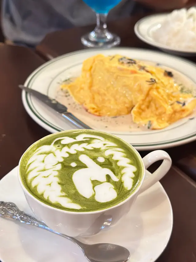 抹茶鮮奶(熱)
抹茶味好濃👍🏼 飲品本身無額外落糖,唔太甜🍵
#香港美食 #美食日記