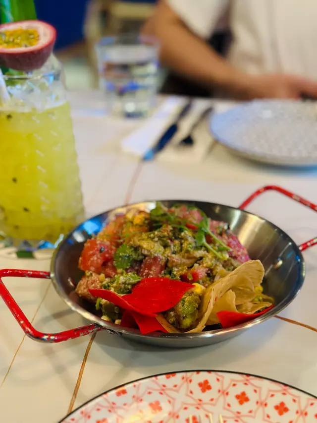 牛油果蕃茄沙律