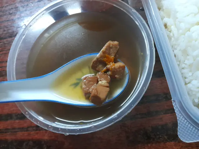 杜仲燉瘦肉湯