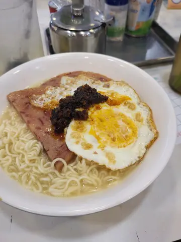 餐蛋麵