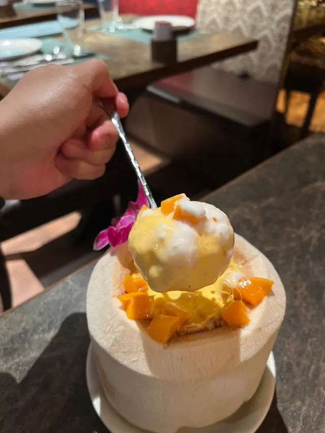 芒果雪糕配糯米飯