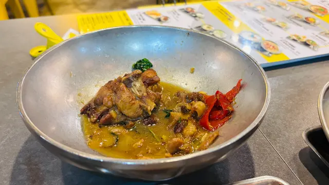 惹味三杯雞  （餐牌上的名稱）