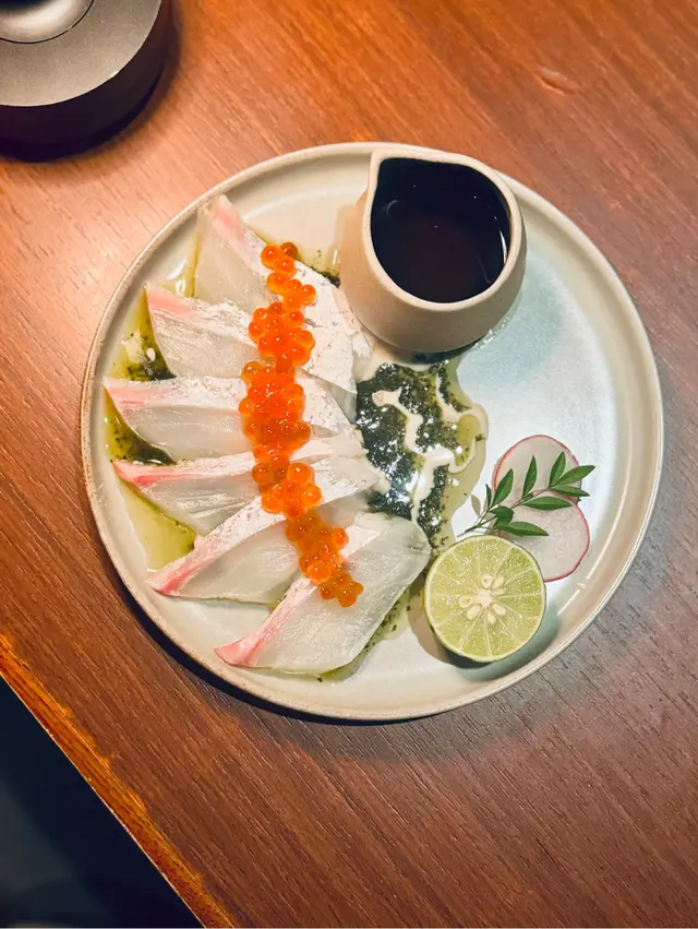 真鯛魚薄切配大葉柚子酢 