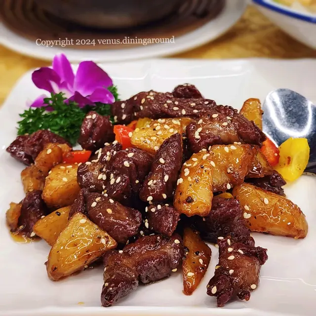 蜜椒薯仔牛柳粒