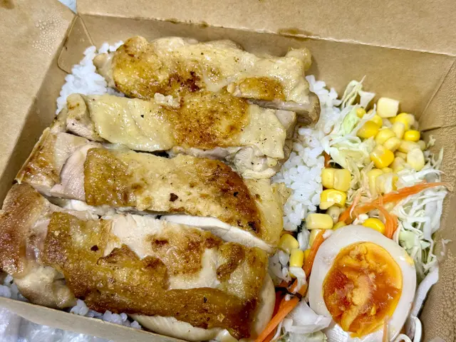 香煎雞扒肉燥飯