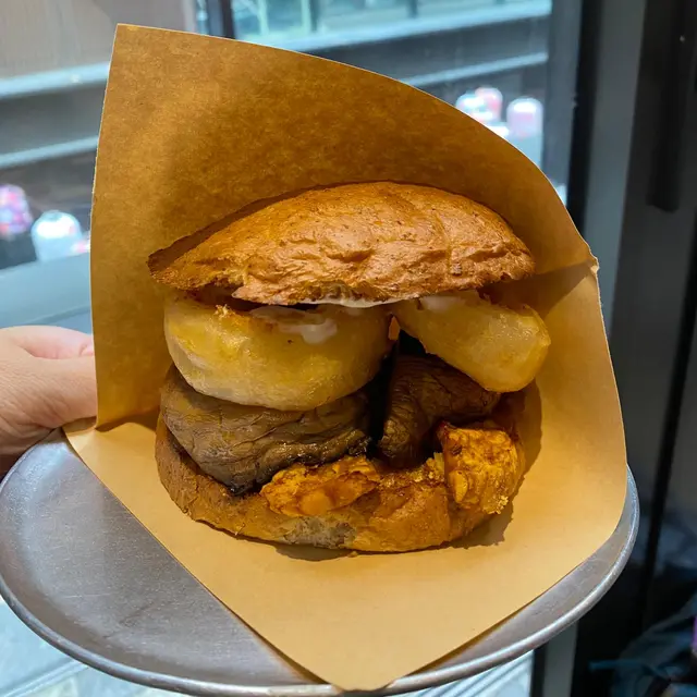 洋蔥芝士蕃薯天貝包