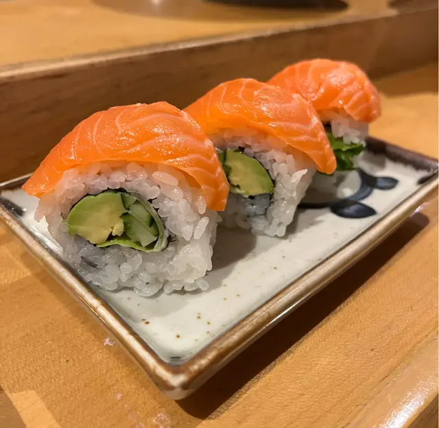 三文魚牛油果卷