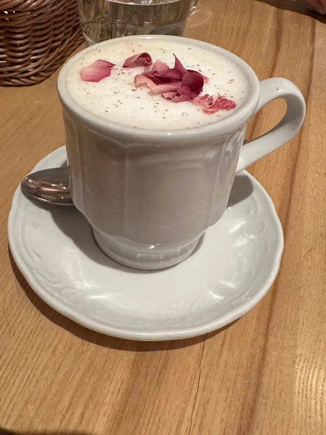 Rose & Earl Grey Latte
