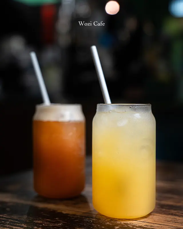 熱情果手搖冰茶($46) & 菠蘿汁($40)