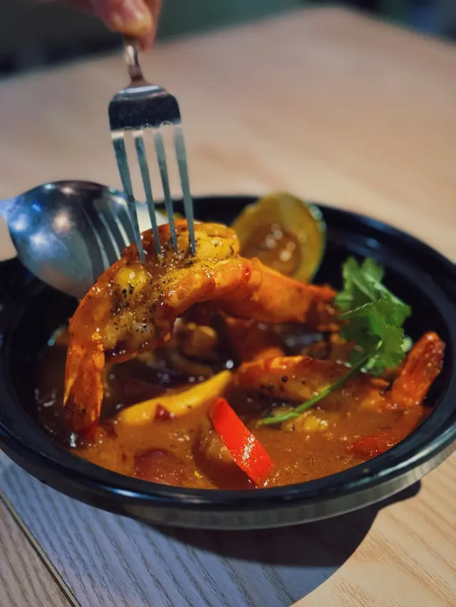 咖喱香而不辣好惹味 好多好多海鮮
蝦肉大隻飽滿🦐青口肉厚🦑魷魚彈牙