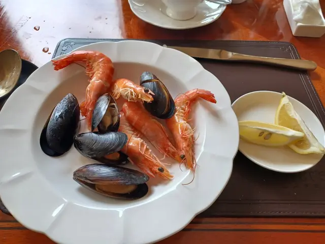 蝦肉及青口甜美。肉質鮮嫩。