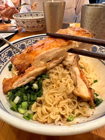 招牌蔥油雞扒撈丁