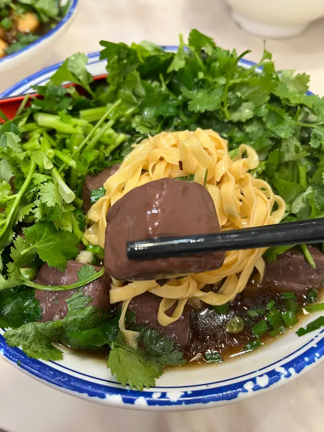 牛大腸、豬紅、豬膶  粗麵