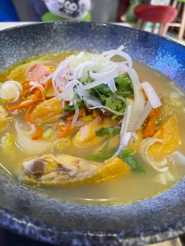 药膳贵妃鸡米线