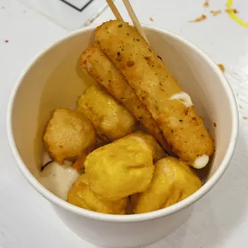 炸拉丝水牛芝士条+炸烧卖