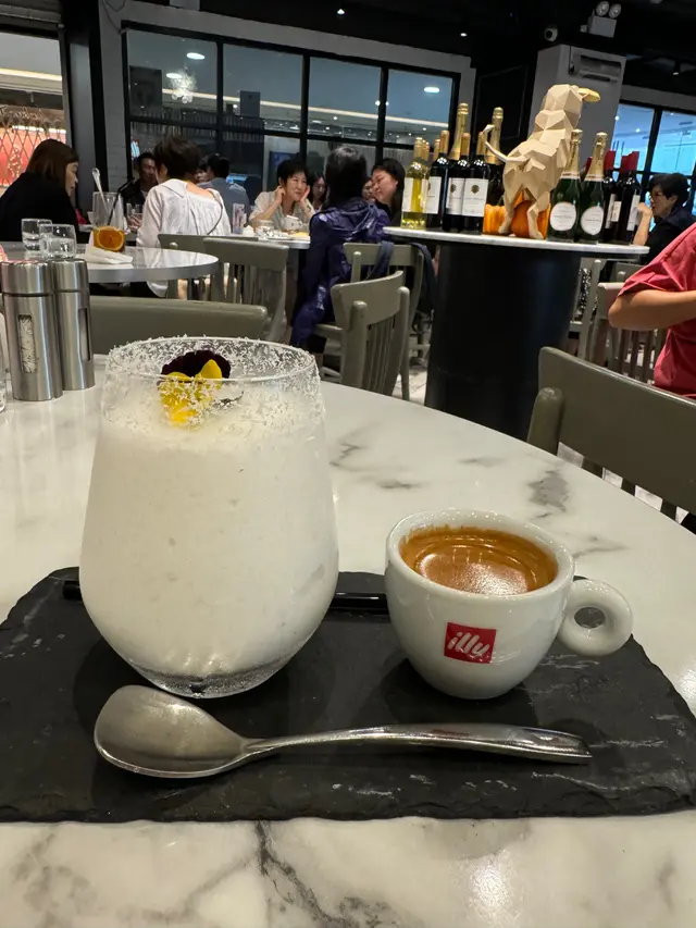 好邪惡嘅椰子咖啡🥥