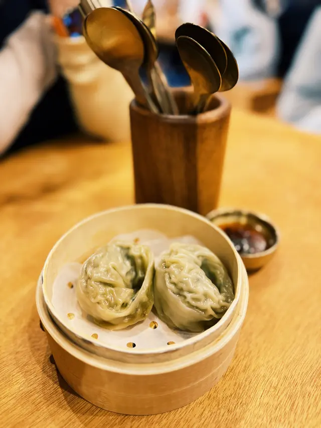 皮薄餡靚 在特別嘅醬汁配搭住 更加美味