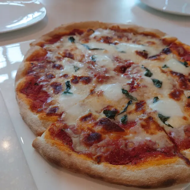 羅勒蕃茄及芝士薄餅  Margherita 